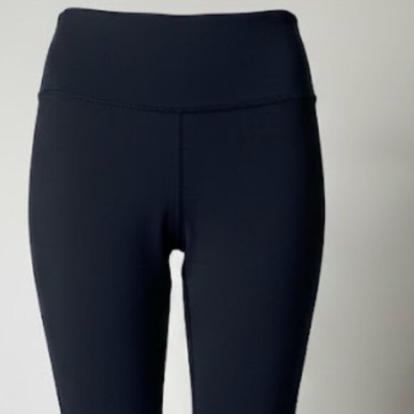 Lululemon Black Capri Leggins - Picture 1 of 1